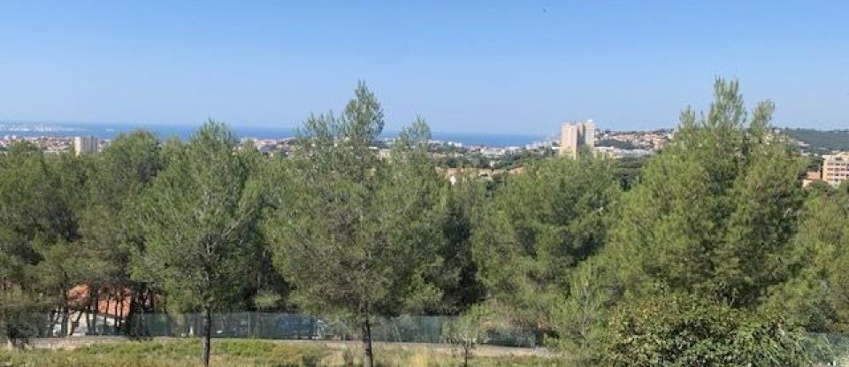 Land of 1,301 m² in Marseille (13015)