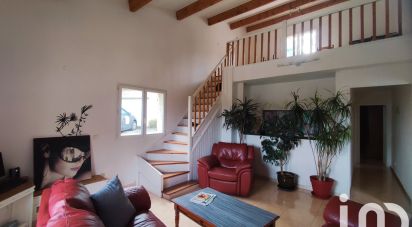 Traditional house 9 rooms of 215 m² in Roujan (34320)