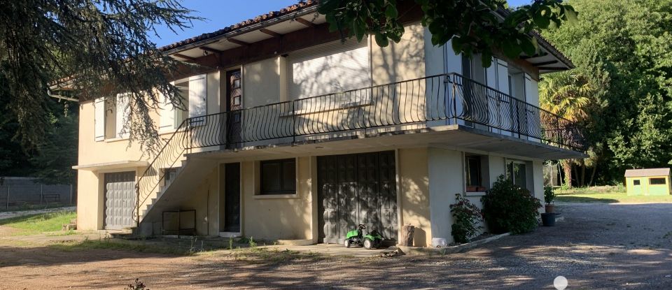 House 5 rooms of 160 m² in Dignac (16410)