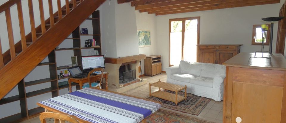 House 4 rooms of 100 m² in Tacoignières (78910)