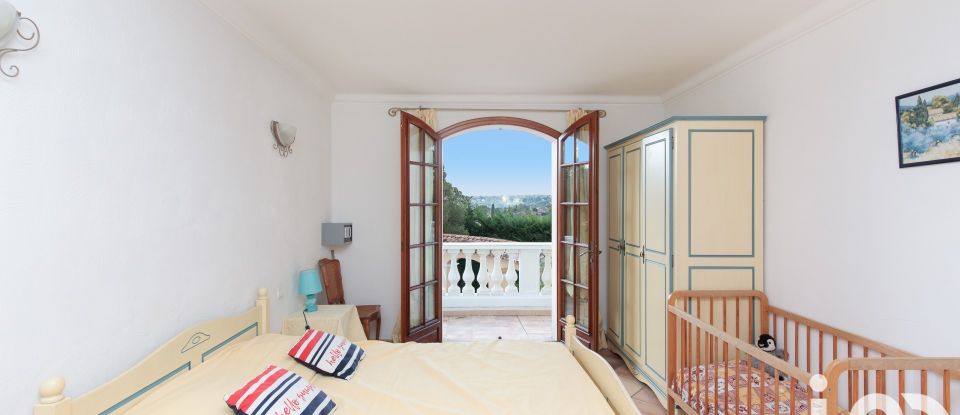 Maison 12 pièces de 402 m² à Grasse (06130)