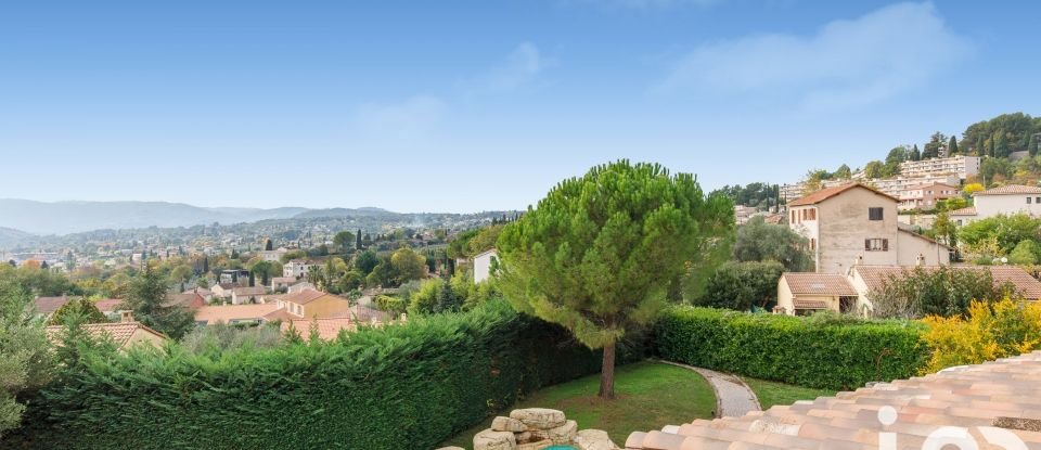 Maison 12 pièces de 402 m² à Grasse (06130)