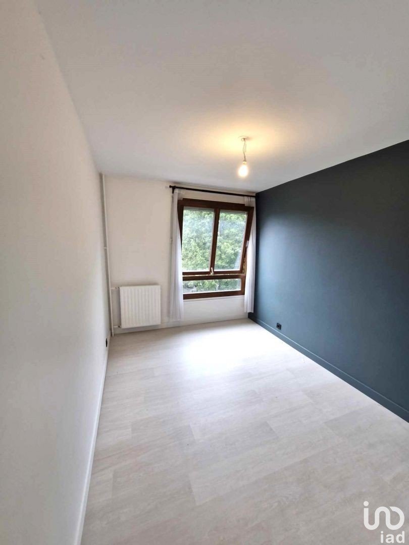 Appartement 3 pièces de 73 m² à Crosne (91560)