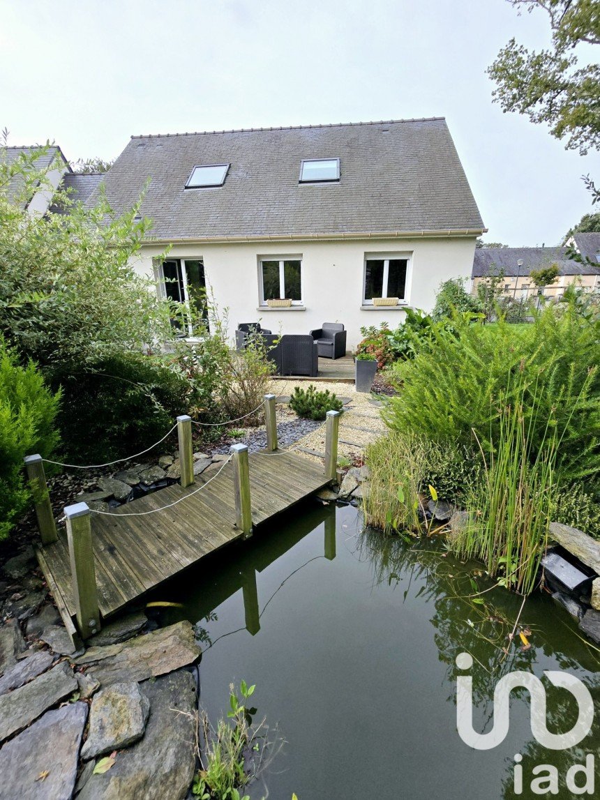 Traditional house 6 rooms of 110 m² in La Chapelle-des-Marais (44410)