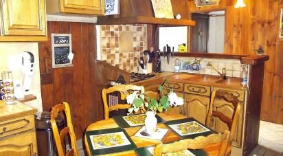 House 6 rooms of 140 m² in Savennes (63750)