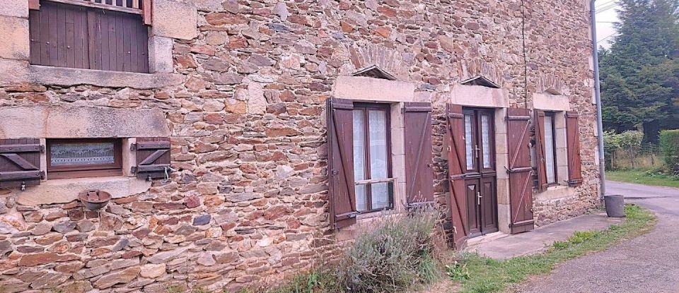 House 6 rooms of 140 m² in Savennes (63750)