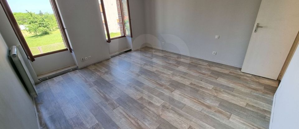 Maison 4 pièces de 95 m² à Cressat (23140)