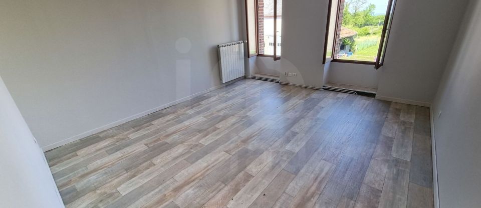 Maison 4 pièces de 95 m² à Cressat (23140)