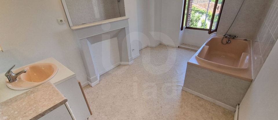 Maison 4 pièces de 95 m² à Cressat (23140)