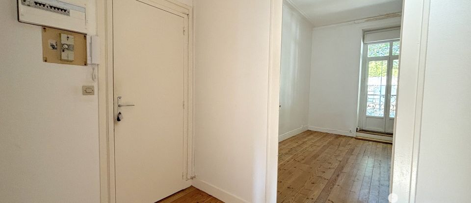 Apartment 1 room of 32 m² in Nantes (44100)