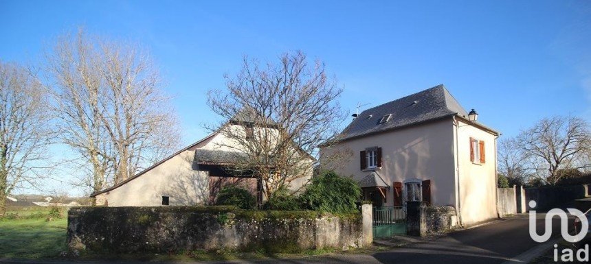 House 5 rooms of 98 m² in Oloron-Sainte-Marie (64400)