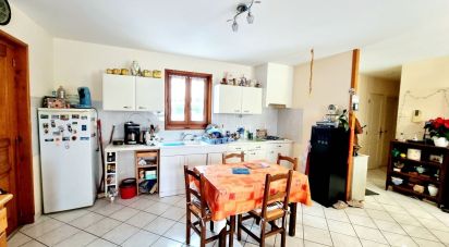 Pavillon 4 pièces de 81 m² à Mazeyrat-d'Allier (43300)