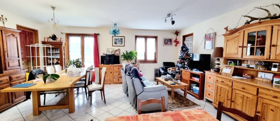 Pavillon 4 pièces de 81 m² à Mazeyrat-d'Allier (43300)