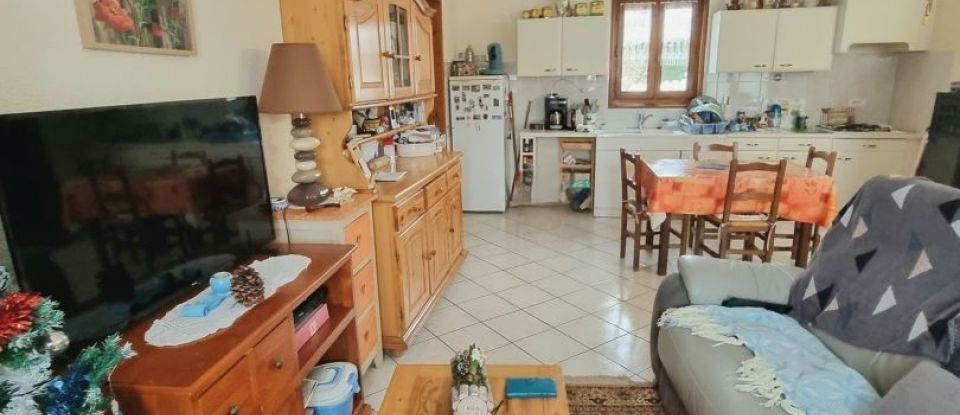 Pavillon 4 pièces de 81 m² à Mazeyrat-d'Allier (43300)