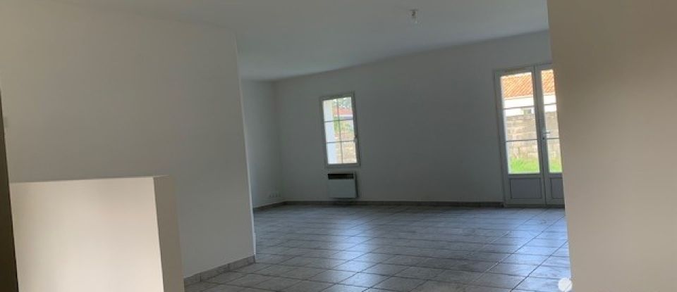 Pavilion 5 rooms of 89 m² in Challans (85300)