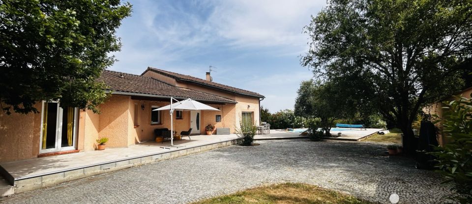 Architect house 6 rooms of 216 m² in Castelnau-d'Estrétefonds (31620)