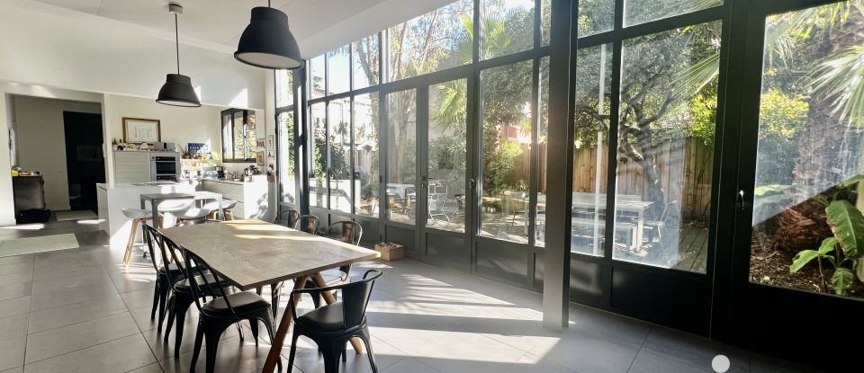 Maison 7 pièces de 225 m² à Bordeaux (33000)