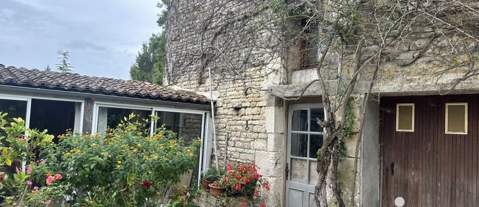 Village house 4 rooms of 72 m² in Saint-Amant-de-Nouère (16170)