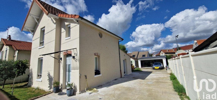 Maison traditionnelle 4 pièces de 90 m² à Nanteuil-lès-Meaux (77100)