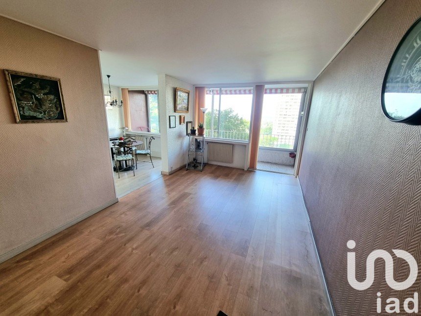 Vente Appartement 80m² 3 Pièces à Châteaurenard (13160) - Iad France