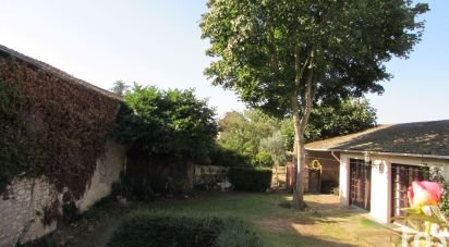 House 5 rooms of 80 m² in Sammarçolles (86200)