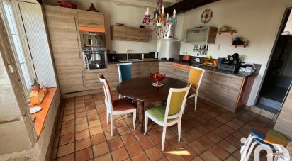 Village house 6 rooms of 163 m² in Verruyes (79310)