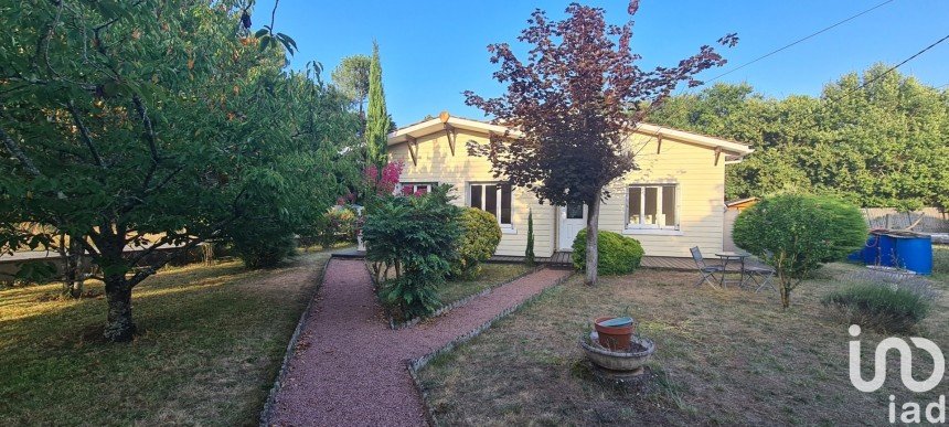 Maison 4 pièces de 95 m² à Le Pian-Médoc (33290)