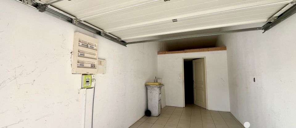 Pavillon 5 pièces de 112 m² à Croutelle (86240)