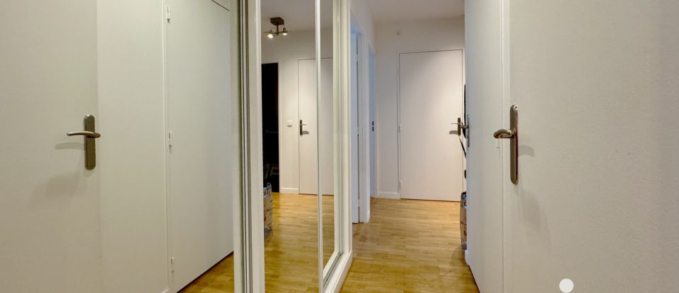 Apartment 4 rooms of 83 m² in Issy-les-Moulineaux (92130)