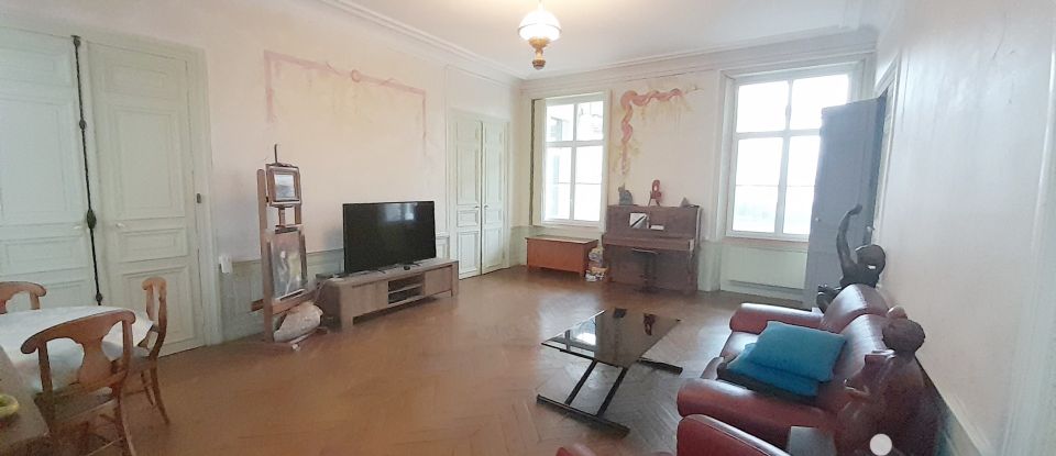 Maison 15 pièces de 415 m² à Fère-en-Tardenois (02130)