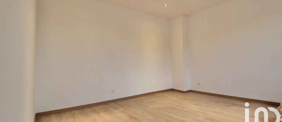 Town house 3 rooms of 79 m² in Villeneuve-sur-Yonne (89500)