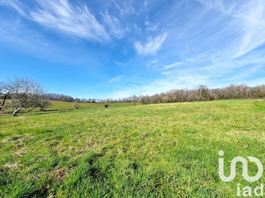 Land of 2,670 m² in Lacq (64170)