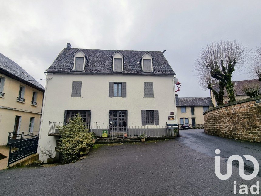 Maison de village 7 pièces de 170 m² à Saint-Sauves-d'Auvergne (63950)