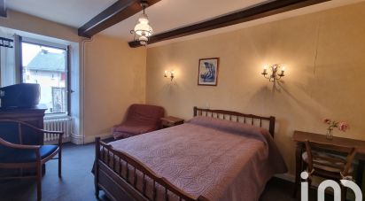 Village house 7 rooms of 170 m² in Saint-Sauves-d'Auvergne (63950)