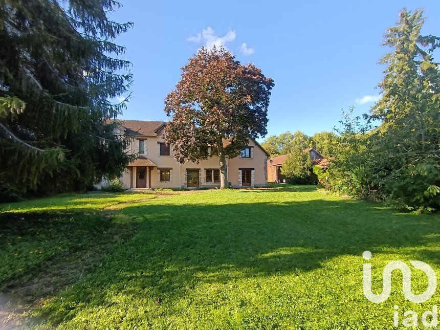 Maison traditionnelle 11 pièces de 360 m² à Jouy (28300)