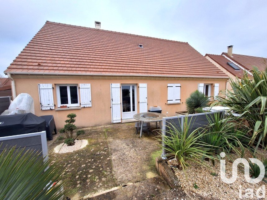 House 5 rooms of 100 m² in Saint-André-de-l'Eure (27220)