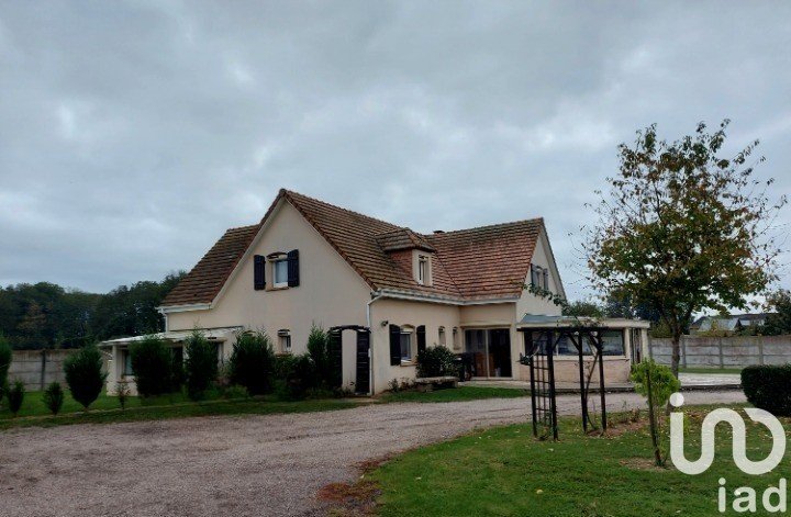 House 7 rooms of 231 m² in Le Cormier (27120)