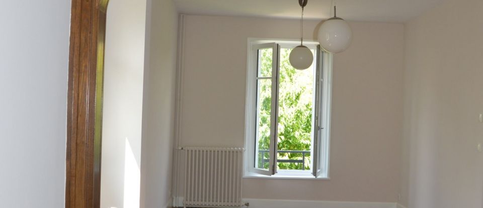 Traditional house 8 rooms of 176 m² in Auxerre (89000)