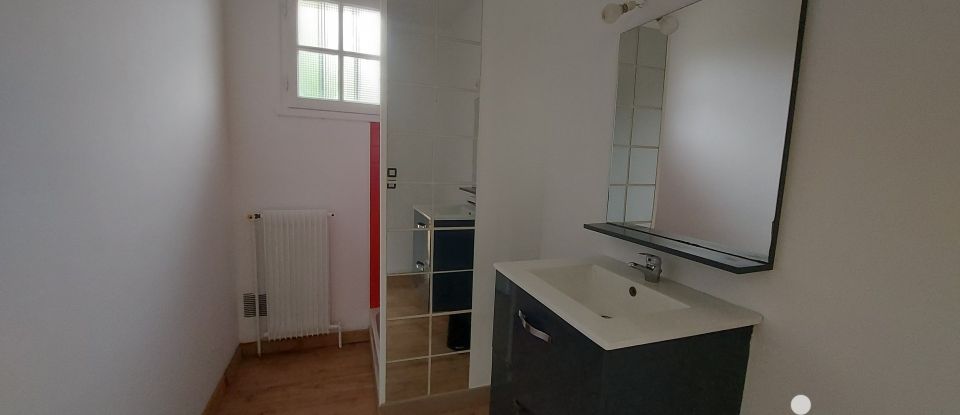 Maison 9 pièces de 260 m² à Saint-Sauveur-sur-École (77930)