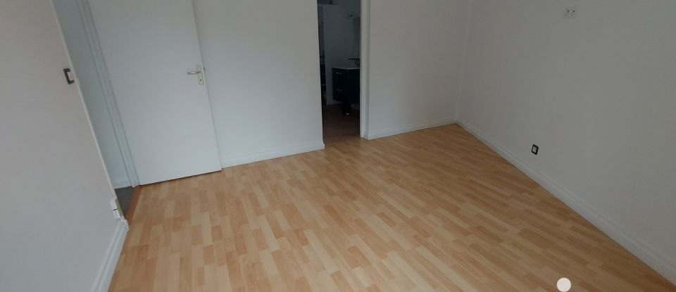 Maison 9 pièces de 260 m² à Saint-Sauveur-sur-École (77930)