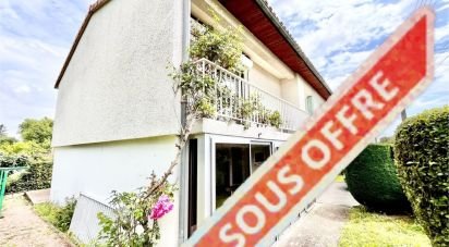 Maison 8 pièces de 140 m² à Mozac (63200)