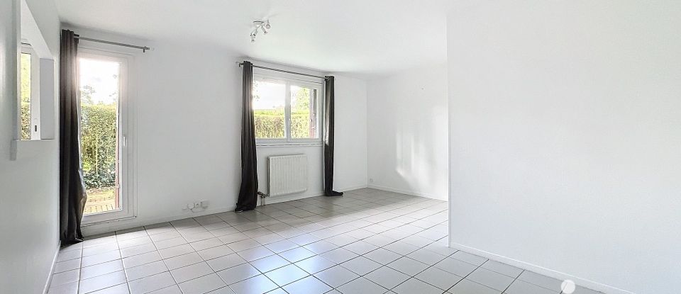 Appartement 3 pièces de 72 m² à Pontault-Combault (77340)