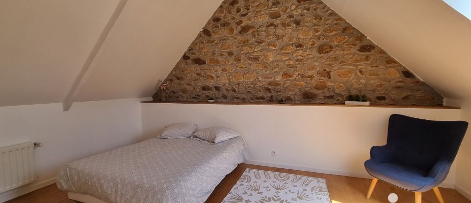 Traditional house 11 rooms of 308 m² in Goudelin (22290)