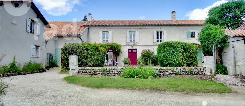 Gîte 25 pièces de 650 m² à Ronsenac (16320)