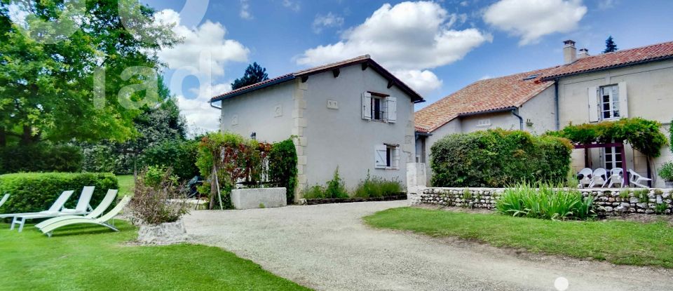 Gîte 25 pièces de 650 m² à Ronsenac (16320)