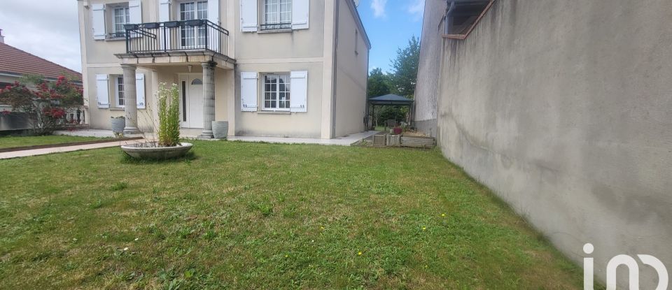 Maison 7 pièces de 170 m² à Amilly (45200)