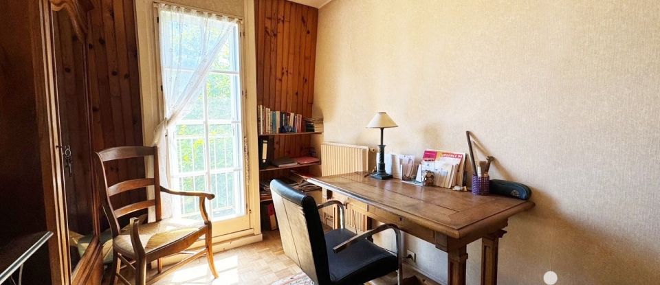 Traditional house 5 rooms of 96 m² in La Queue-en-Brie (94510)