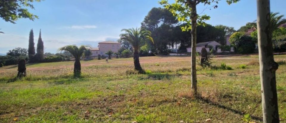 Land of 1,196 m² in Fréjus (83600)