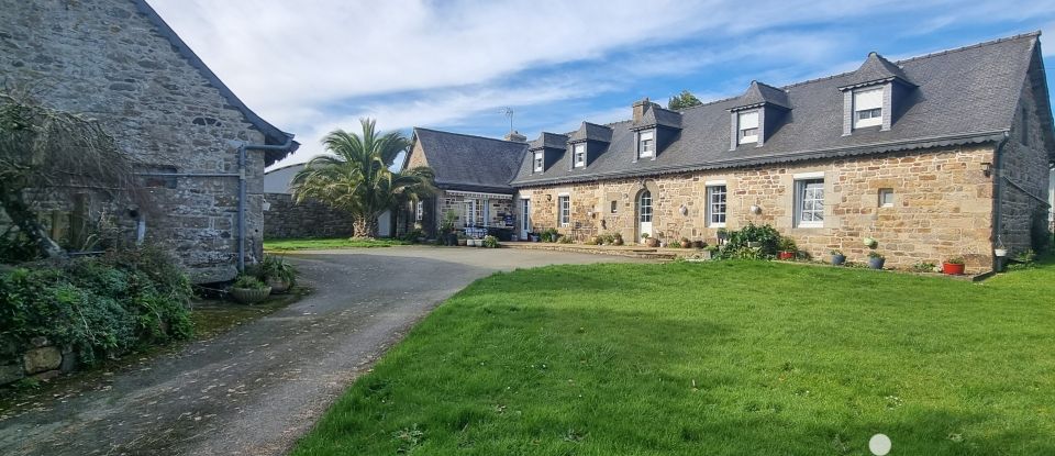 Maison traditionnelle 8 pièces de 165 m² à Louargat (22540)