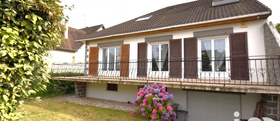 Maison traditionnelle 8 pièces de 146 m² à La Ville-du-Bois (91620)